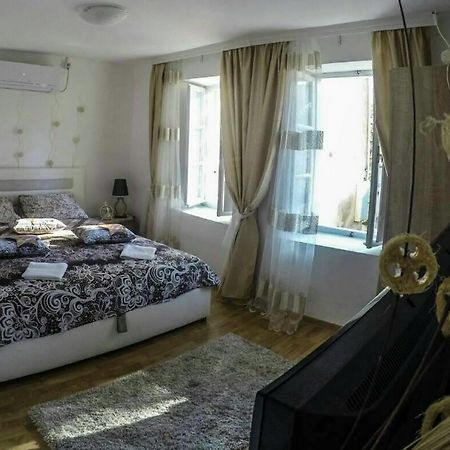 Stone House Trebinje Apartamento Exterior foto