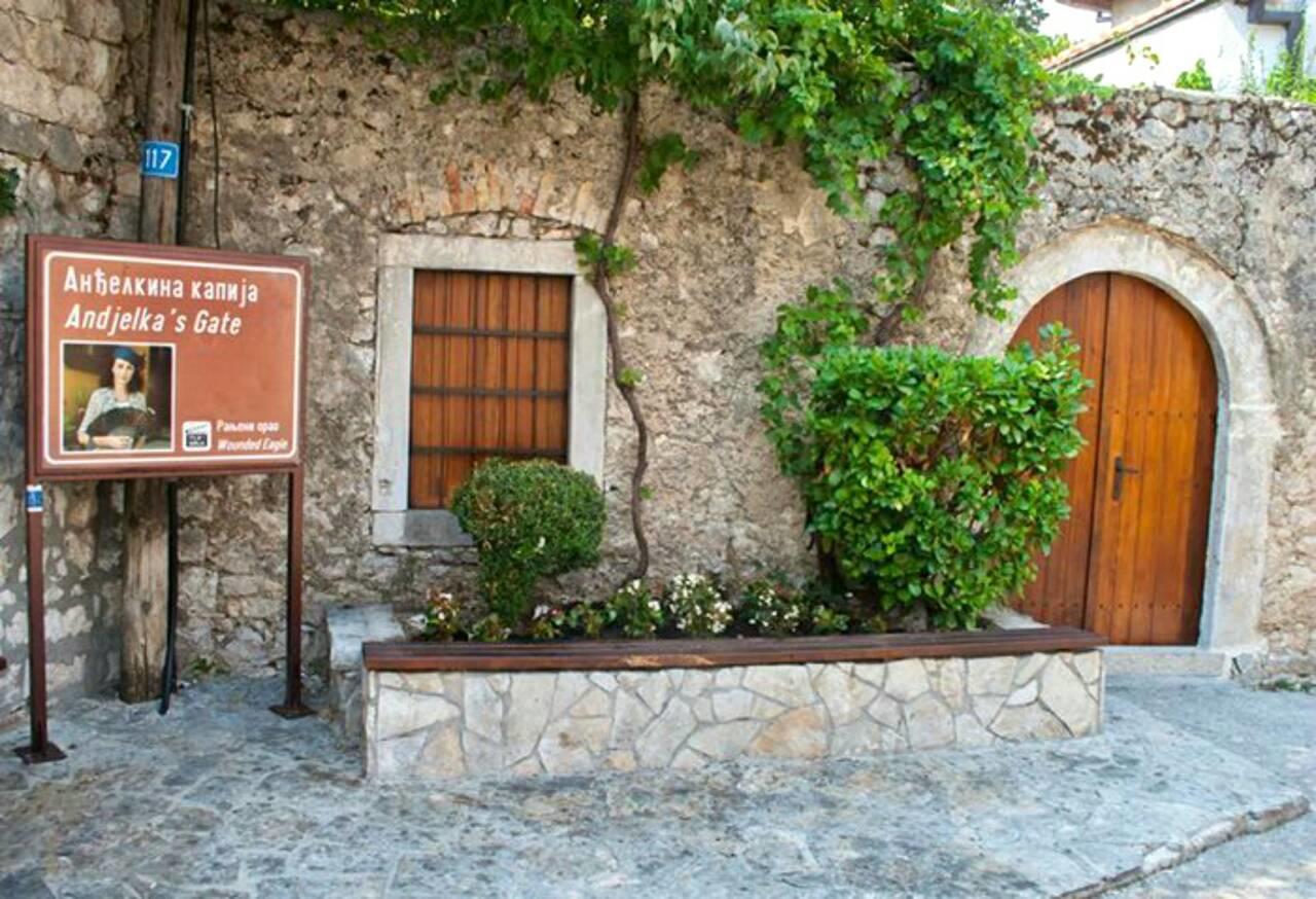 Stone House Trebinje Apartamento Exterior foto