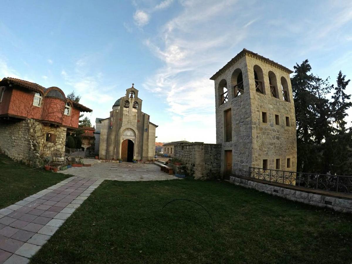 Stone House Trebinje Apartamento Exterior foto