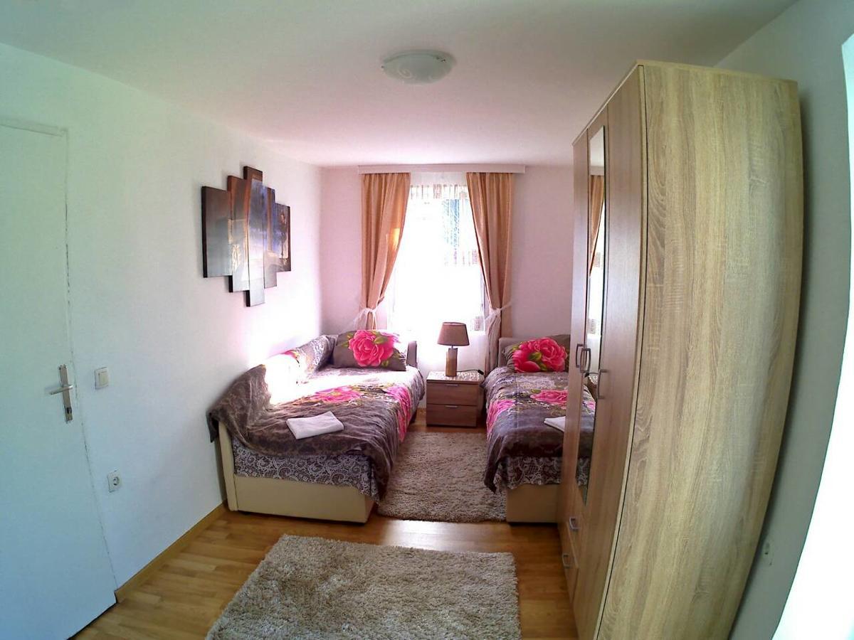 Stone House Trebinje Apartamento Exterior foto