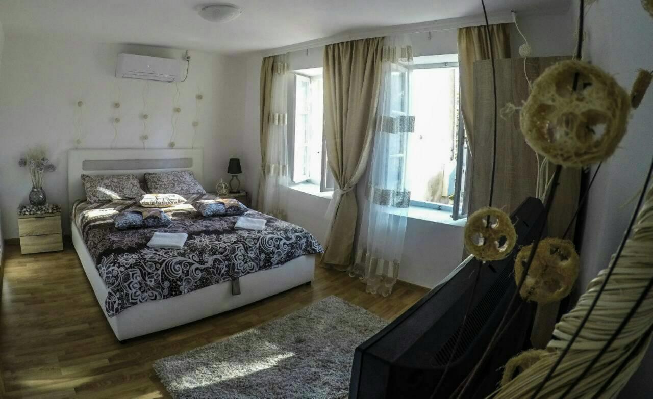 Stone House Trebinje Apartamento Exterior foto